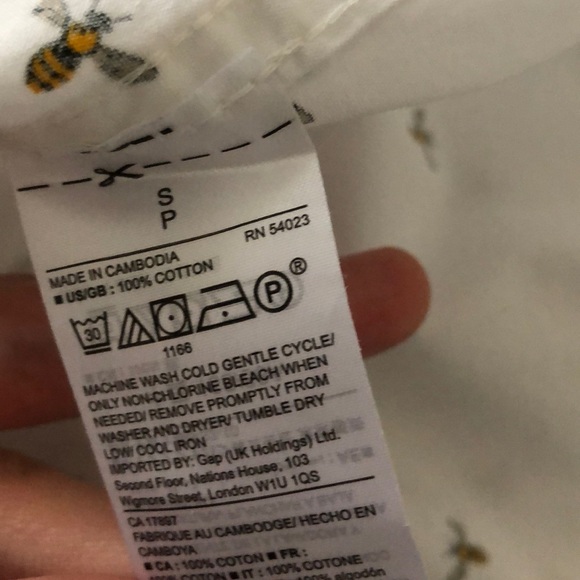 GAP Boyfriend Fit Button Down with Bee Print - Picture 4 of 4